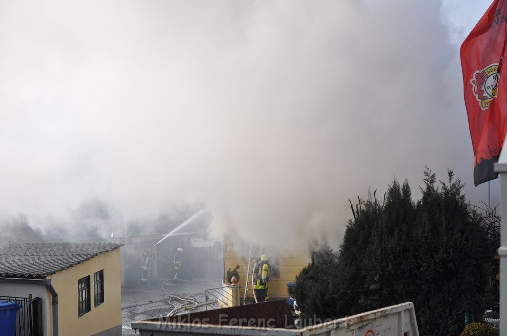 Haus komplett ausgebrannt Leverkusen P71.JPG